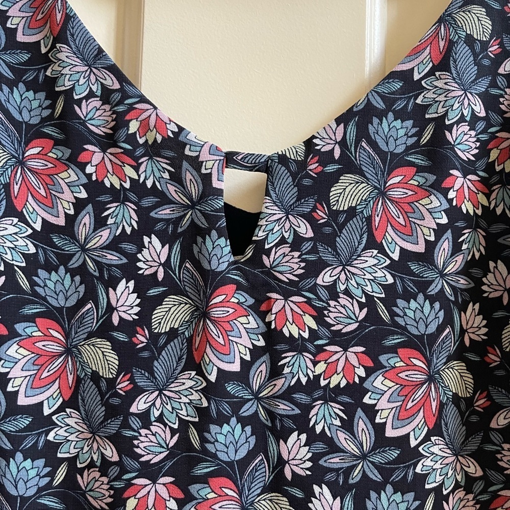 Cabi Flirt Cami Tank Top 5224 Floral Blue - M - Picture 4 of 10